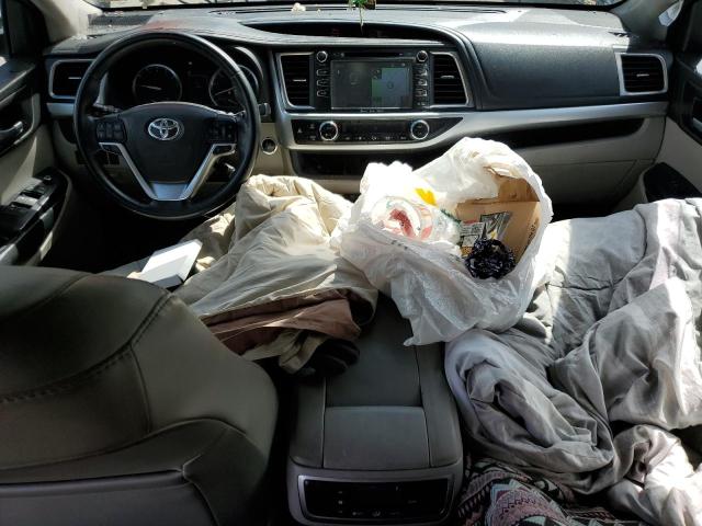 Photo 8 from auction – 2017 TOYOTA HIGHLANDER with VIN 5TDJZRFH5HS415531
