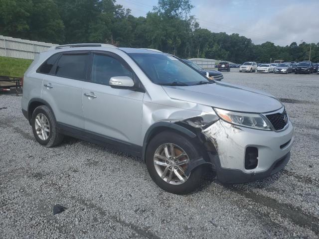 Photo 4 from auction – 2015 KIA SORENTO LX with VIN 5XYKT4A76FG600253