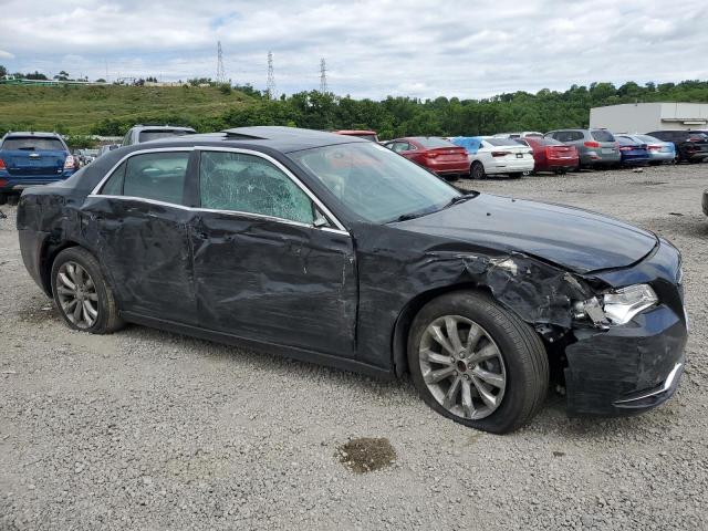 Photo 4 from auction – 2018 CHRYSLER 300 TOURIN with VIN 2C3CCARG6JH137875