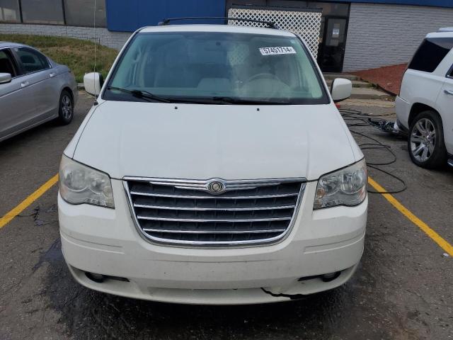 Photo 5 from auction – 2010 CHRYSLER TOWN & COU with VIN 2A4RR5D11AR422339