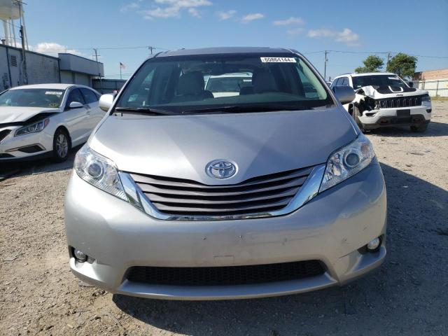 Photo 5 from auction – 2017 TOYOTA SIENNA XLE with VIN 5TDYZ3DC3HS769096