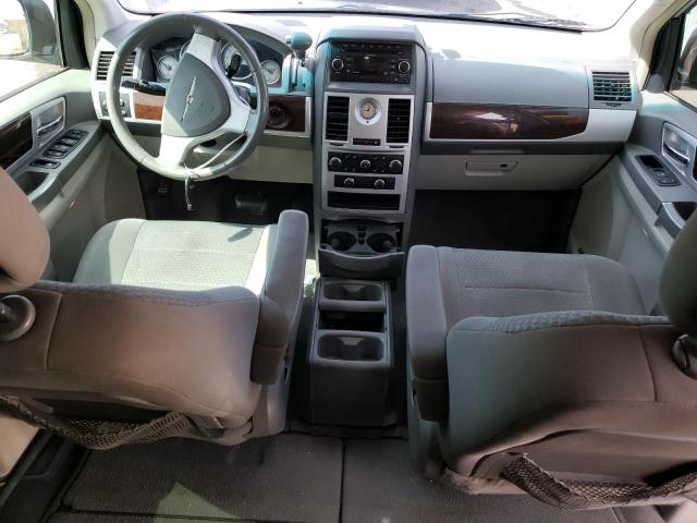 Photo 8 from auction – 2010 CHRYSLER TOWN & COU with VIN 2A4RR5D1XAR491823