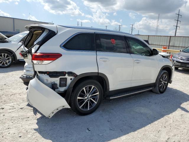 Photo 3 from auction – 2019 TOYOTA HIGHLANDER with VIN 5TDKZRFH8KS357510