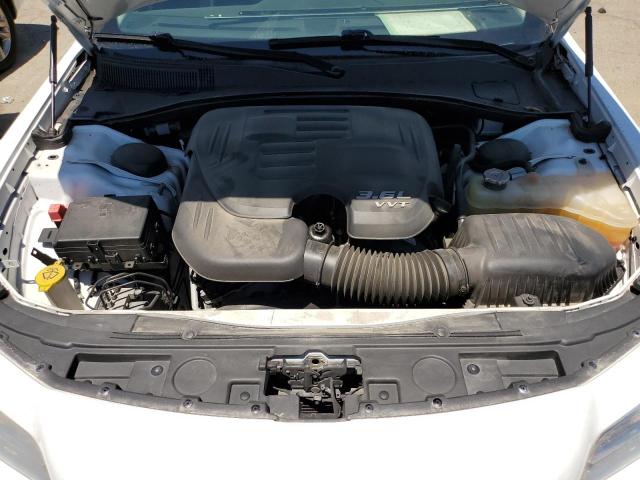 Photo 11 from auction – 2019 CHRYSLER 300 LIMITE with VIN 2C3CCAEG3KH698185