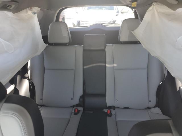Photo 10 from auction – 2016 TOYOTA RAV4 LIMIT with VIN 2T3DFREV2GW497678