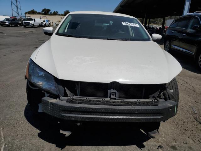 Photo 5 from auction – 2014 VOLKSWAGEN PASSAT S with VIN 1VWAT7A33EC050441