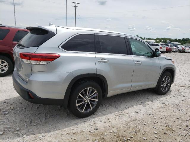 Foto 3 de la subasta – 2018 TOYOTA HIGHLANDER con VIN 5TDJZRFH6JS556940