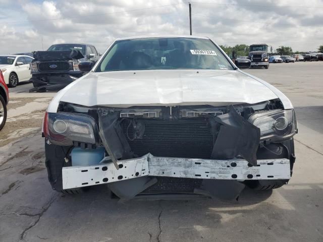 Photo 5 from auction – 2019 CHRYSLER 300 TOURIN with VIN 2C3CCAAGXKH690638