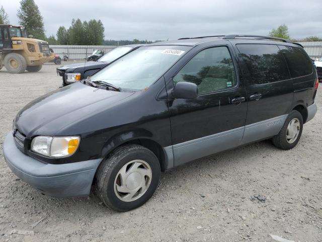 TOYOTA SIENNA LE 1998 with VIN 4T3ZF13C4WU016157 - Photo from auction