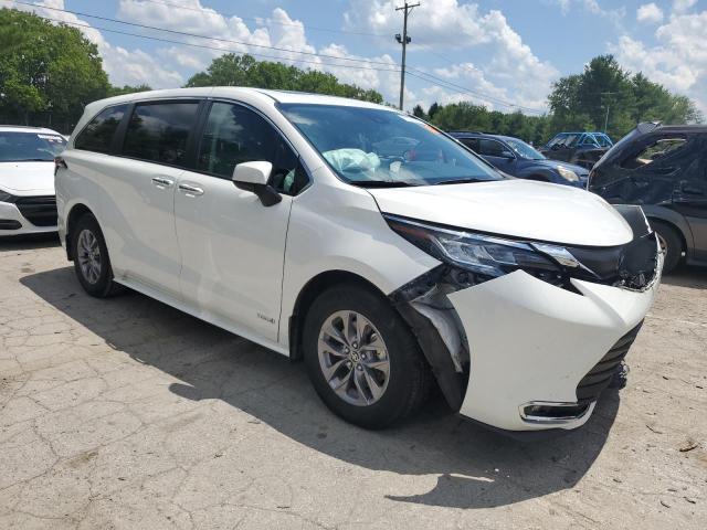 Photo 4 from auction – 2021 TOYOTA SIENNA XLE with VIN 5TDYRKEC8MS057637