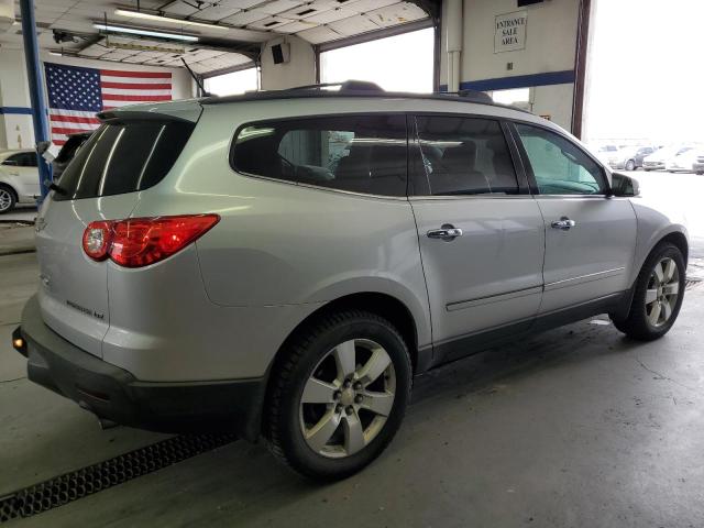 Photo 3 from auction – 2009 CHEVROLET TRAVERSE L with VIN 1GNEV33D79S110737