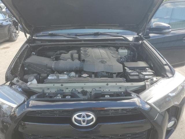 Photo 12 from auction – 2018 TOYOTA 4RUNNER SR with VIN JTEBU5JR4J5536859
