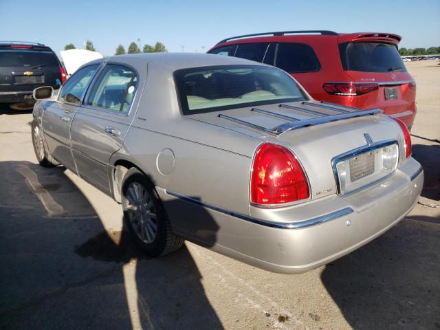 Photo 2 from auction – 2003 LINCOLN TOWN CAR E with VIN 1LNHM81W43Y629464
