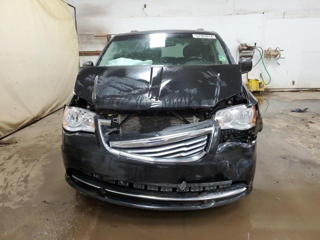 Photo 5 from auction – 2016 CHRYSLER TOWN & COU with VIN 2C4RC1BG4GR141703