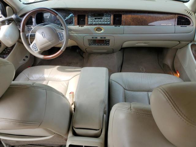 Photo 8 from auction – 2002 LINCOLN TOWN CAR C with VIN 1LNHM83WX2Y647124