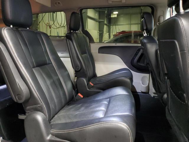 Photo 11 from auction – 2015 CHRYSLER TOWN & COU with VIN 2C4RC1CG7FR529439