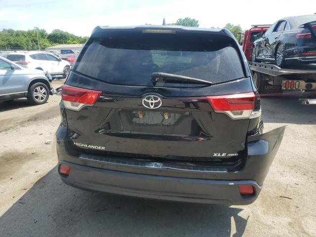 Photo 6 from auction – 2018 TOYOTA HIGHLANDER with VIN 5TDJZRFH8JS884408