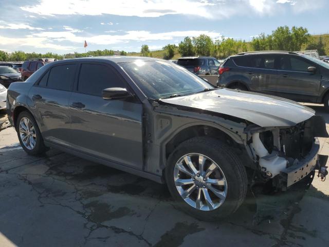 Photo 4 from auction – 2018 CHRYSLER 300 LIMITE with VIN 2C3CCAKG9JH280071