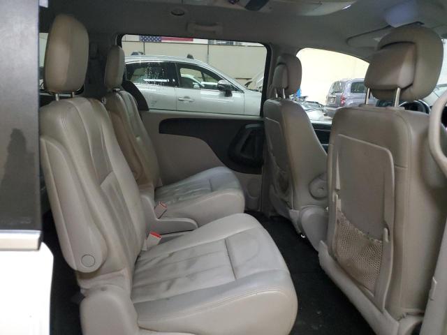 Photo 11 from auction – 2013 CHRYSLER TOWN & COU with VIN 2C4RC1BG5DR577469