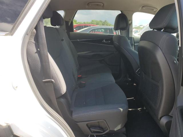 Photo 11 from auction – 2016 KIA SORENTO LX with VIN 5XYPGDA56GG085636