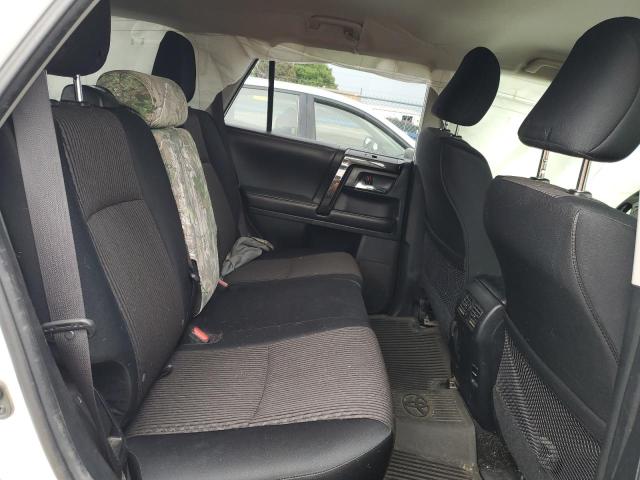 Photo 11 from auction – 2017 TOYOTA 4RUNNER SR with VIN JTEBU5JRXH5462373