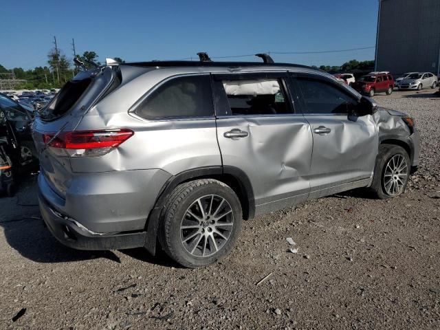 Photo 3 from auction – 2018 TOYOTA HIGHLANDER with VIN 5TDJZRFHXJS558741