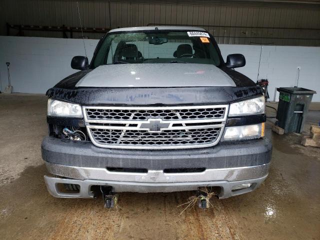 Photo 5 from auction – 2005 CHEVROLET SILVERADO with VIN 1GCHK29U75E207347