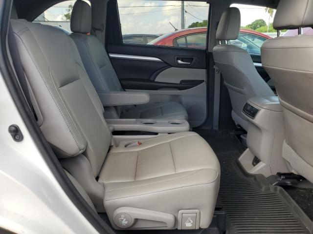 Photo 11 from auction – 2017 TOYOTA HIGHLANDER with VIN 5TDJZRFH5HS451400