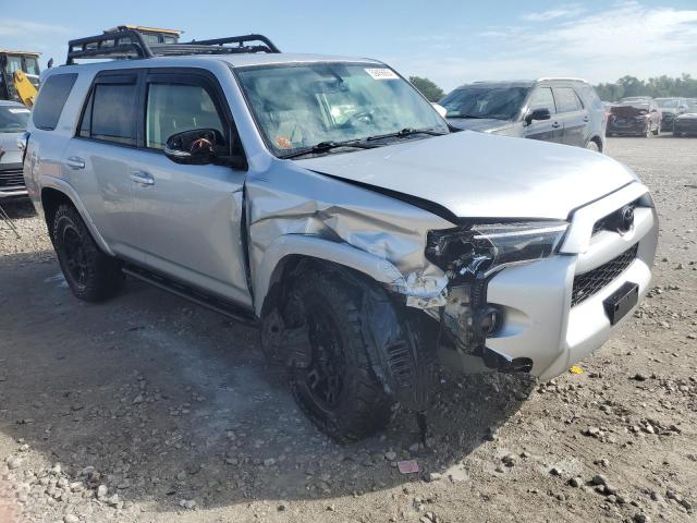 Photo 4 from auction – 2018 TOYOTA 4RUNNER SR with VIN JTEBU5JR9J5488565