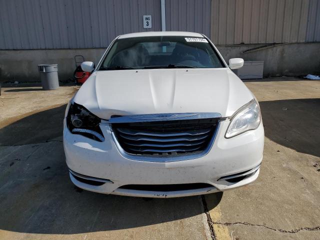 Photo 5 from auction – 2013 CHRYSLER 200 TOURIN with VIN 1C3CCBBG7DN560220