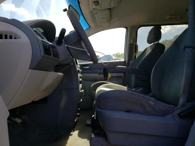 Photo 7 from auction – 2010 CHRYSLER TOWN & COU with VIN 2A4RR2D18AR464019