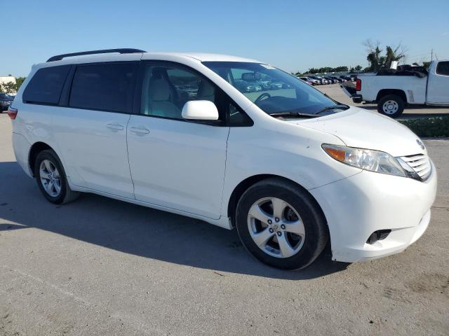 Photo 4 from auction – 2015 TOYOTA SIENNA LE with VIN 5TDKK3DC8FS529758