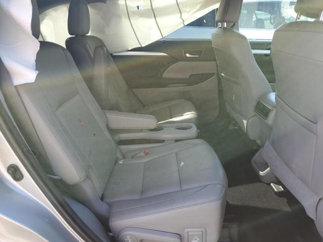 Photo 11 from auction – 2017 TOYOTA HIGHLANDER with VIN 5TDJZRFH7HS376778