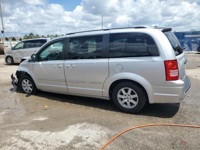 Photo 2 from auction – 2010 CHRYSLER TOWN & COU with VIN 2A4RR5D12AR337199