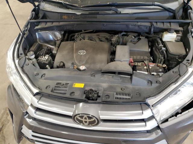 Photo 11 from auction – 2018 TOYOTA HIGHLANDER with VIN 5TDBZRFH6JS859480