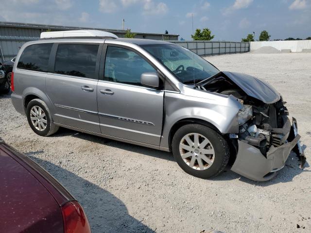 Photo 4 from auction – 2016 CHRYSLER TOWN & COU with VIN 2C4RC1BG3GR294444