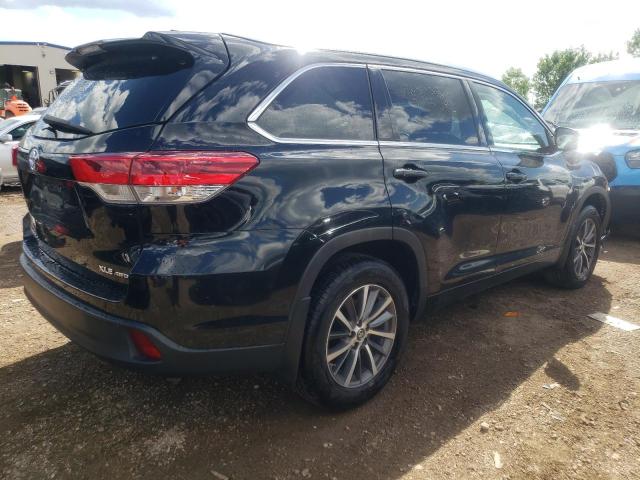 Photo 3 from auction – 2018 TOYOTA HIGHLANDER with VIN 5TDJZRFH8JS562299