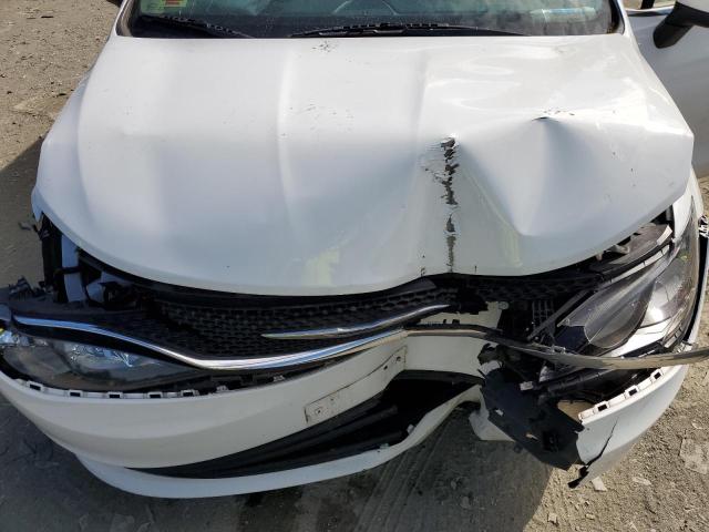 Photo 12 from auction – 2020 CHRYSLER VOYAGER LX with VIN 2C4RC1DG8LR257347