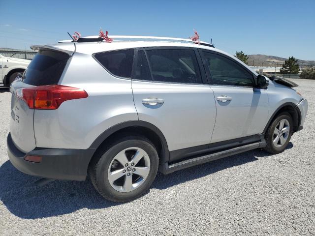 Photo 3 from auction – 2015 TOYOTA RAV4 XLE with VIN JTMRFREV7FJ031506