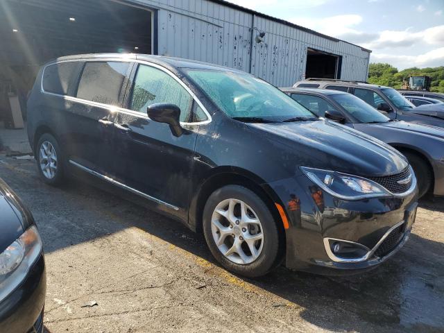 Photo 4 from auction – 2017 CHRYSLER PACIFICA T with VIN 2C4RC1BG9HR820965