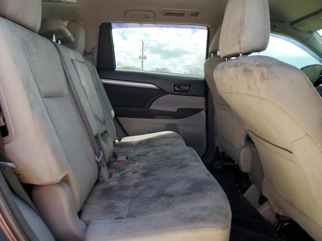 Photo 11 from auction – 2018 TOYOTA HIGHLANDER with VIN 5TDZARFHXJS040249