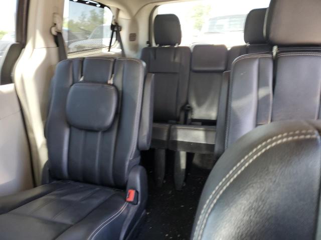 Photo 10 from auction – 2015 CHRYSLER TOWN & COU with VIN 2C4RC1BG9FR629429