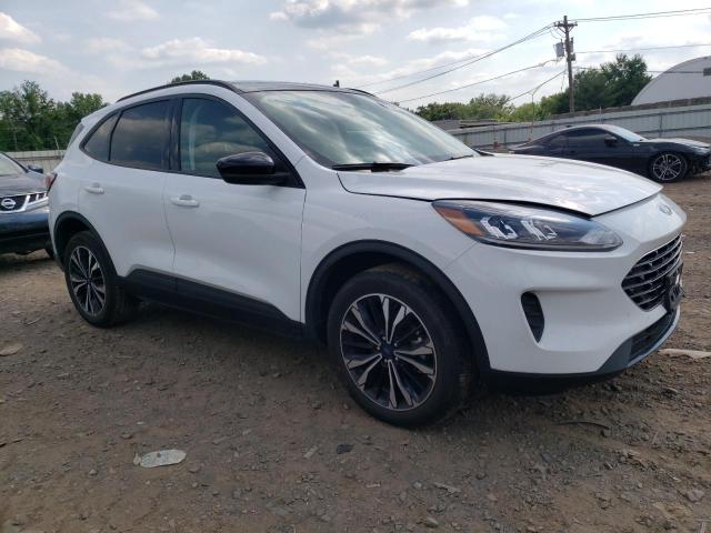 Photo 4 from auction – 2022 FORD ESCAPE SE with VIN 1FMCU9G68NUA43044