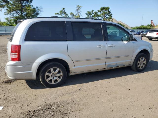Photo 3 from auction – 2010 CHRYSLER TOWN & COU with VIN 2A4RR5D16AR109237