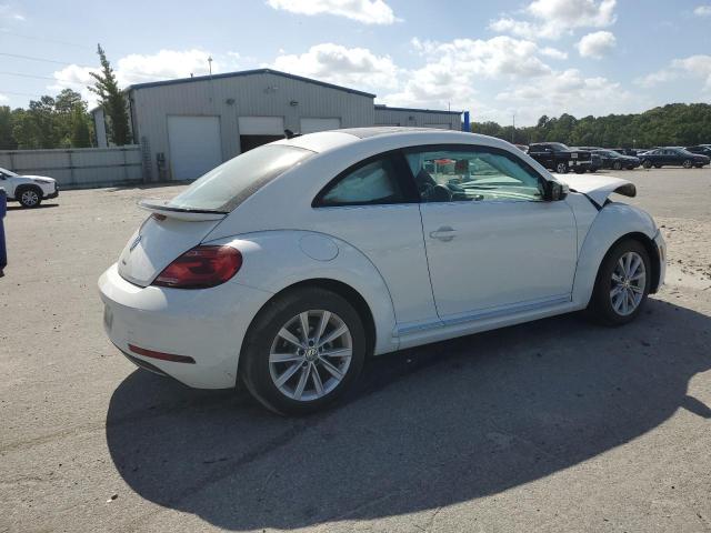 Photo 3 from auction – 2018 VOLKSWAGEN BEETLE SE with VIN 3VWJD7AT1JM708988