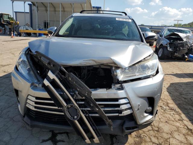 Photo 5 from auction – 2017 TOYOTA HIGHLANDER with VIN 5TDJZRFH7HS376778