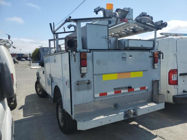 Снимка 2 от търг – 2002 CHEVROLET SILVERADO с VIN 1GBHC24U62E181750