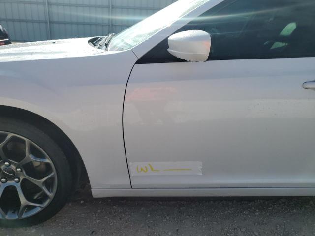 Photo 12 from auction – 2015 CHRYSLER 300 S with VIN 2C3CCABG0FH760491
