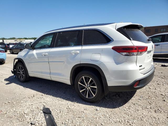 Photo 2 from auction – 2018 TOYOTA HIGHLANDER with VIN 5TDJZRFH7JS879300
