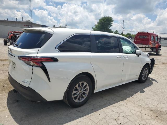 Photo 3 from auction – 2021 TOYOTA SIENNA XLE with VIN 5TDYRKEC8MS057637